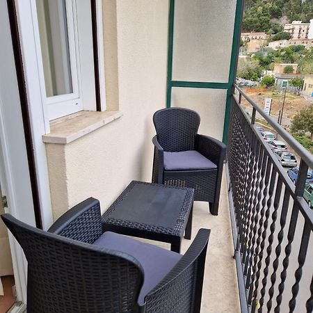 Rocksea Rooms Чефалу Экстерьер фото