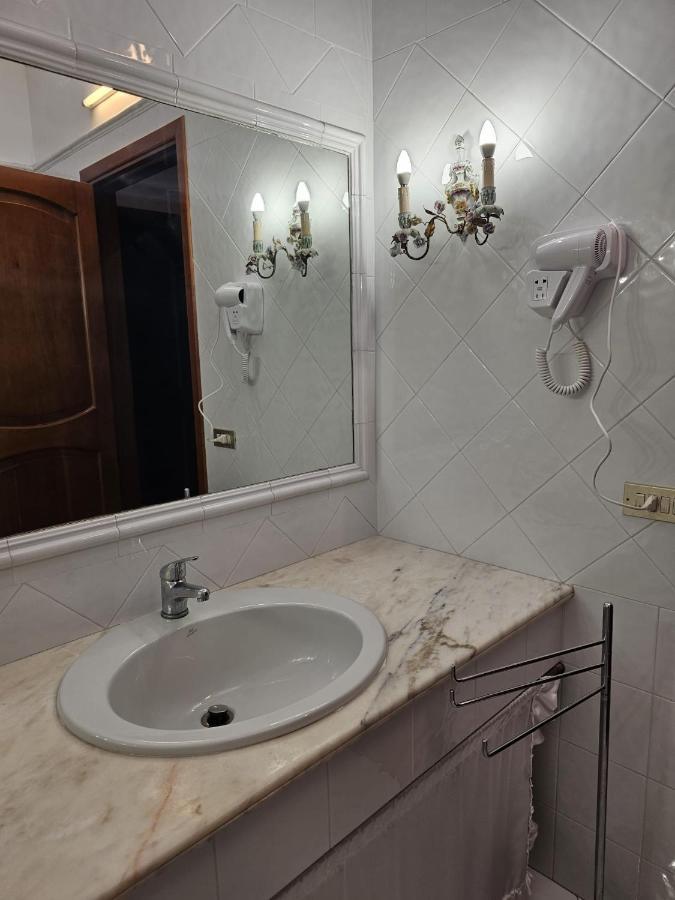 Rocksea Rooms Чефалу Экстерьер фото