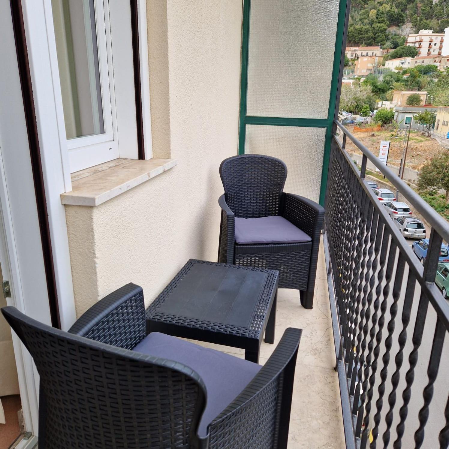 Rocksea Rooms Чефалу Экстерьер фото